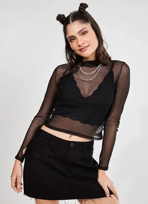 blusa de tule preta com luvinha blusa de tule preta com luvinha