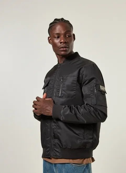 jaqueta bomber preta em nylon jaqueta bomber preta em nylon