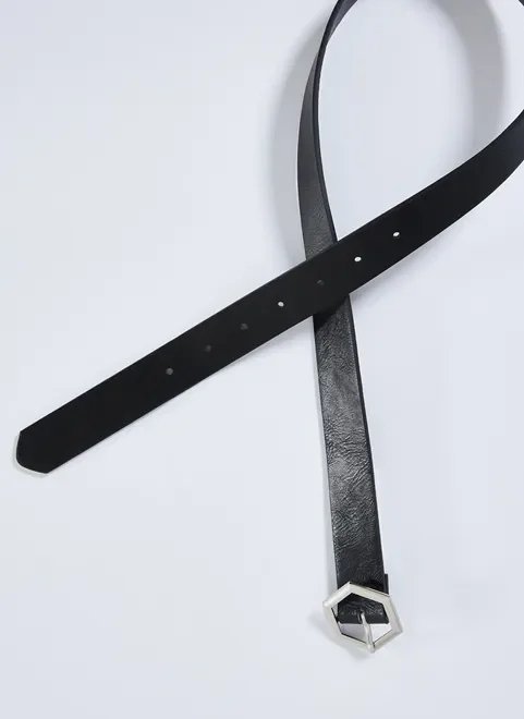 cinto preto com fivela geométrica cinto preto com fivela geométrica