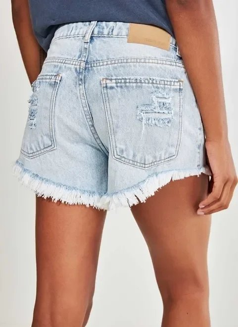 short jeans claro barra desfiada short jeans claro barra desfiada