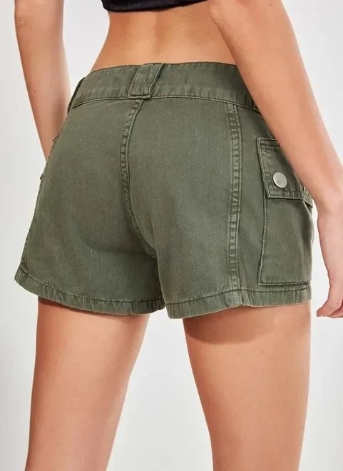 micro short cargo verde militar cintura baixa micro short cargo verde militar cintura baixa