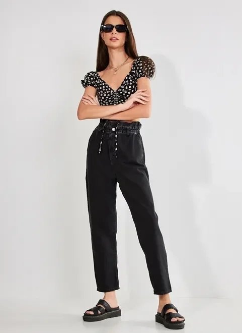 calça baggy em sarja preta calça baggy em sarja preta