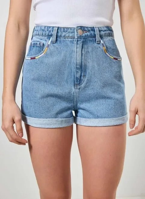 short mom jeans bordado colorido short mom jeans bordado colorido