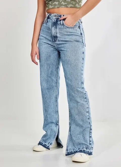 calça reta over em jeans marmorizado calça reta over em jeans marmorizado