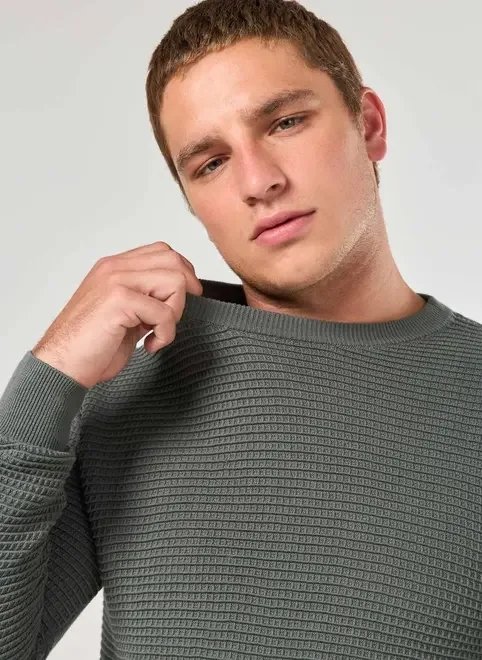 blusa manga longa em tricô texturizado blusa manga longa em tricô texturizado