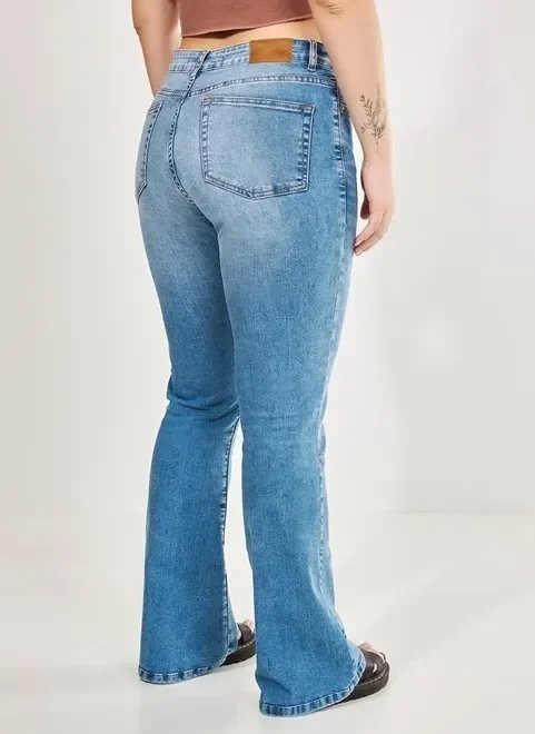 calça jeans flare com elastano calça jeans flare com elastano