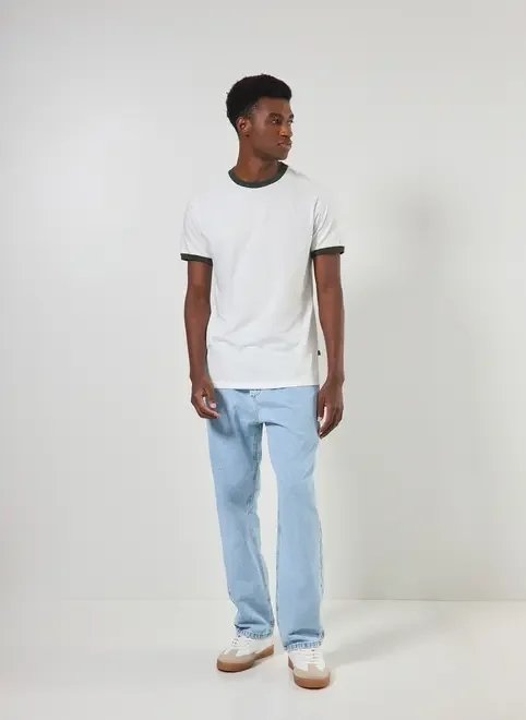 camiseta off-white detalhe contrastante camiseta off-white detalhe contrastante