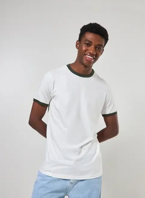 camiseta off-white detalhe contrastante camiseta off-white detalhe contrastante