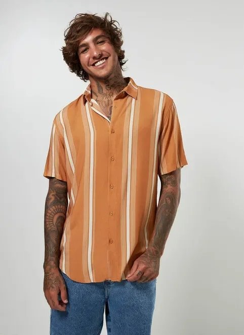 camisa caramelo com listras camisa caramelo com listras