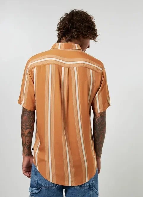 camisa caramelo com listras camisa caramelo com listras