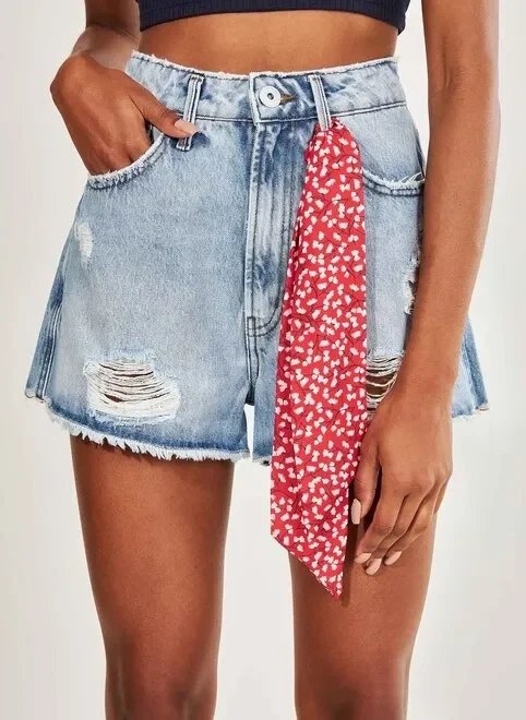 short jeans com faixa vermelha short jeans com faixa vermelha