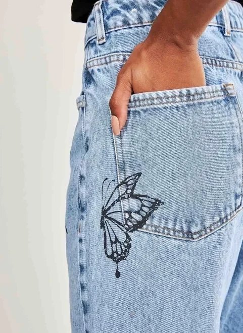 calça jeans reta over borboletas calça jeans reta over borboletas