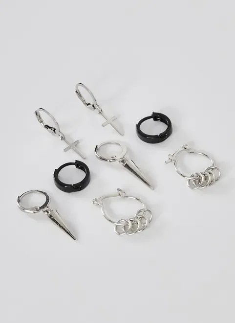 brincos de argolinhas com spike e cruz brincos de argolinhas com spike e cruz