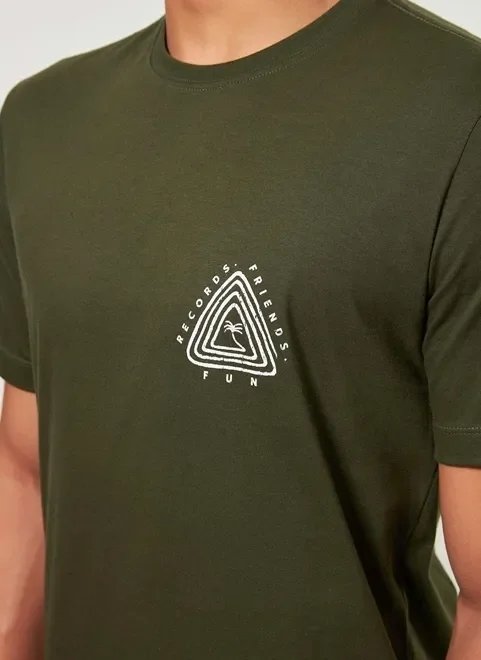 camiseta de manga curta estampa triângulo camiseta de manga curta estampa triângulo