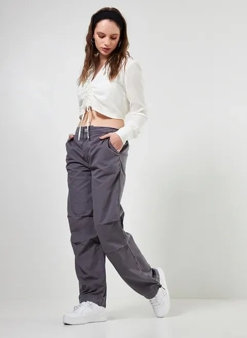 camisa com franzido e amarração camisa com franzido e amarração