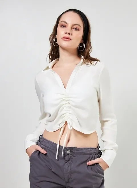 camisa com franzido e amarração camisa com franzido e amarração