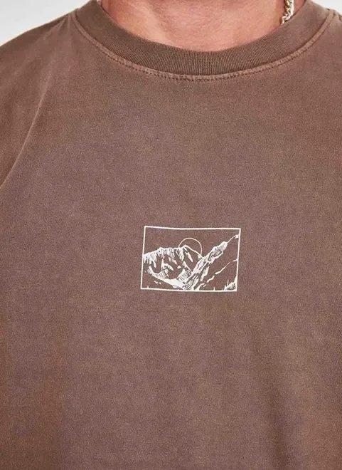 camiseta alongada estonada marrom camiseta alongada estonada marrom