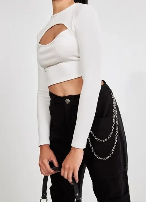 blusa cropped manga longa cut out blusa cropped manga longa cut out
