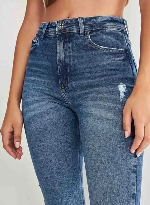 calça jeans skinny com elastano e desfiado calça jeans skinny com elastano e desfiado