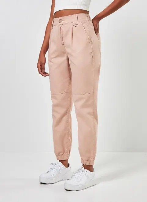 calça jogger em sarja rosinha calça jogger em sarja rosinha