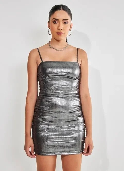 vestido prateado franzidinho vestido prateado franzidinho