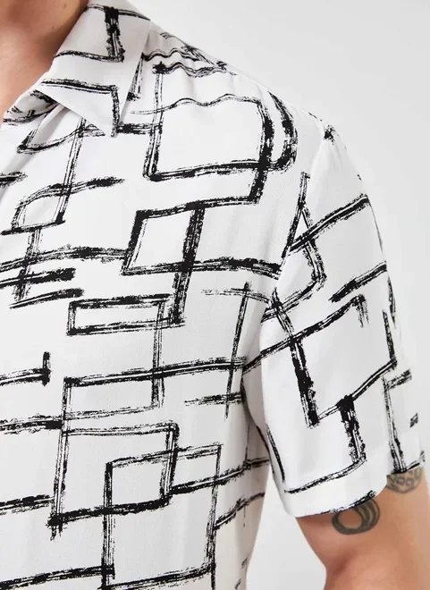 camisa off-white estampa geométrica preta camisa off-white estampa geométrica preta
