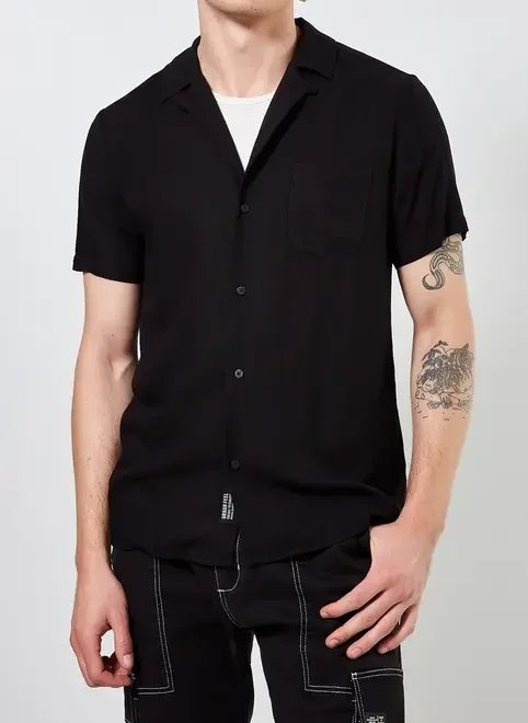 camisa preta em viscose camisa preta em viscose