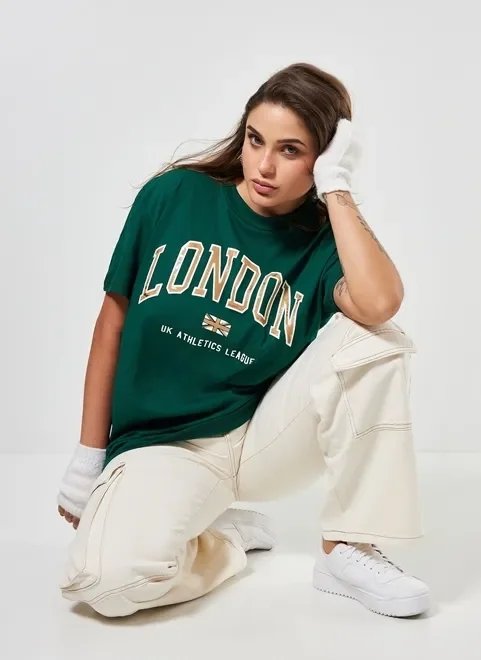 camiseta verde ovesized london camiseta verde ovesized london