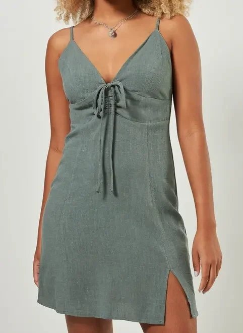 vestido curto de alcinha com amarração vestido curto de alcinha com amarração