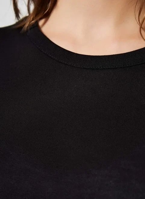 blusa básica em malha de viscose blusa básica em malha de viscose