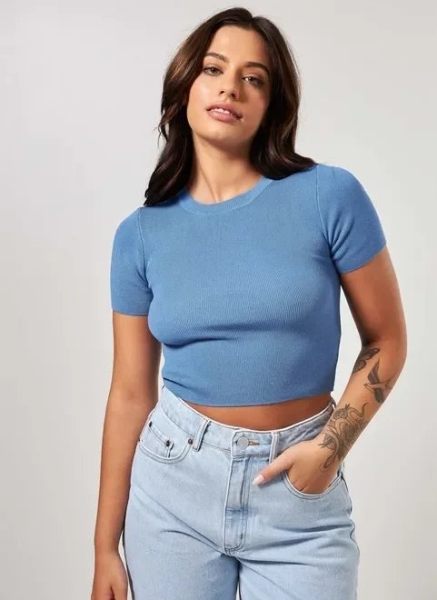blusa cropped em malha de tricô blusa cropped em malha de tricô