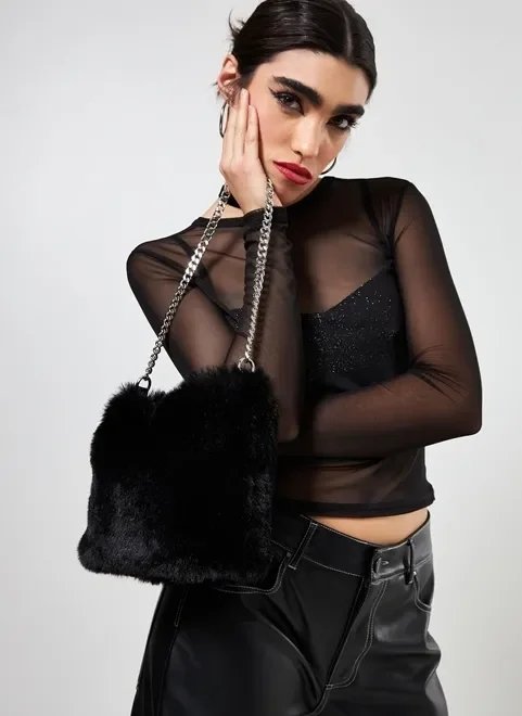 bolsa de pelinho preta com corrente bolsa de pelinho preta com corrente