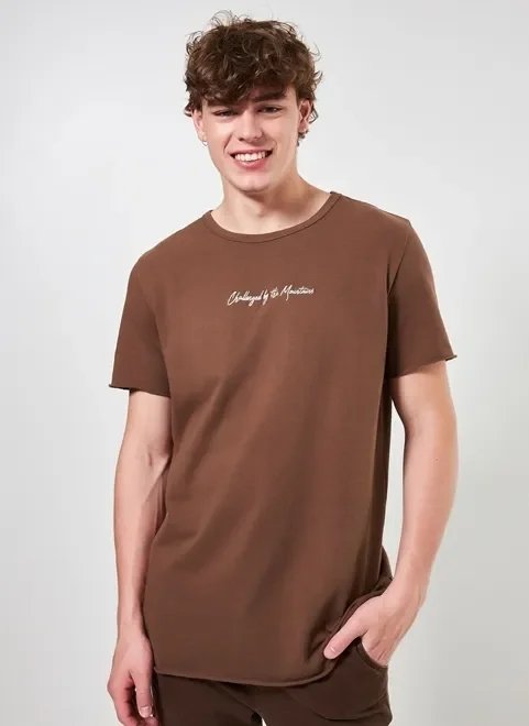 camiseta alongada marrom com bordado camiseta alongada marrom com bordado