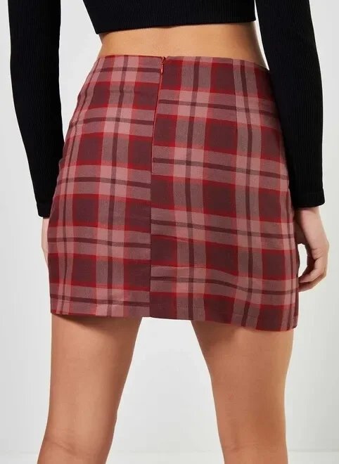 saia transpassada em xadrez vermelho saia transpassada em xadrez vermelho