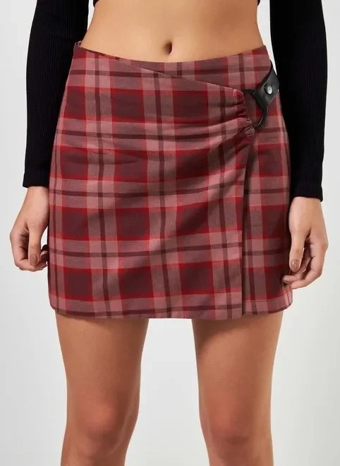 saia transpassada em xadrez vermelho saia transpassada em xadrez vermelho