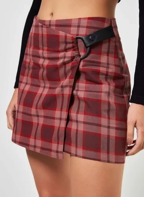 saia transpassada em xadrez vermelho saia transpassada em xadrez vermelho