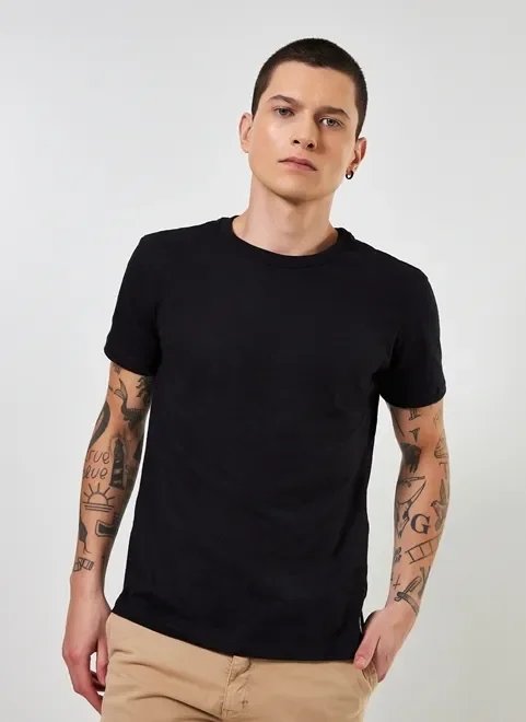 camiseta básica slim camiseta básica slim