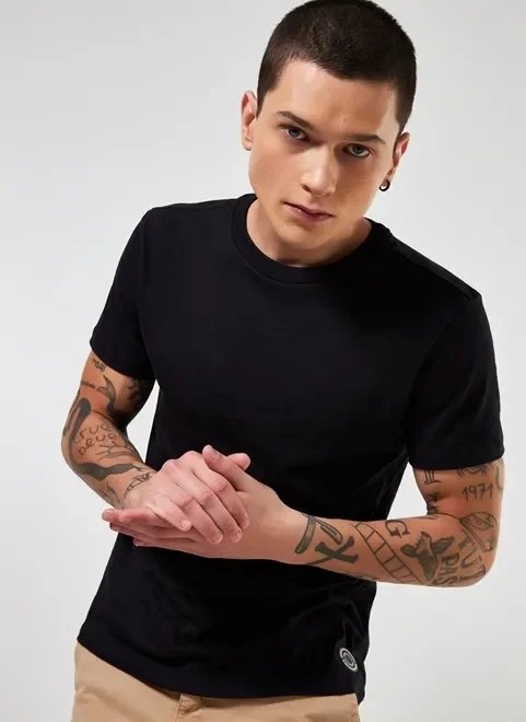 camiseta básica slim camiseta básica slim