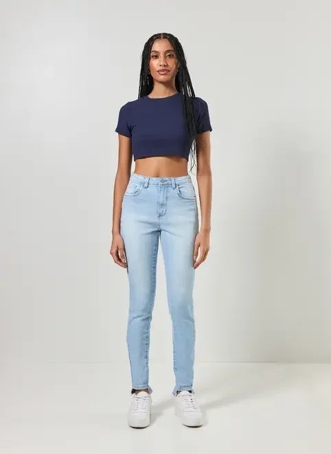 calça jeans skinny detalhe na barra calça jeans skinny detalhe na barra