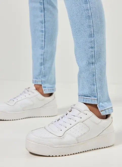 calça jeans skinny detalhe na barra calça jeans skinny detalhe na barra