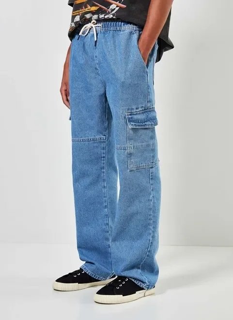 calça jeans reta cargo com elástico calça jeans reta cargo com elástico
