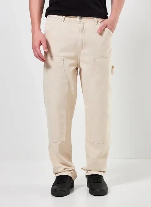 calça reta em sarja com recortes calça reta em sarja com recortes