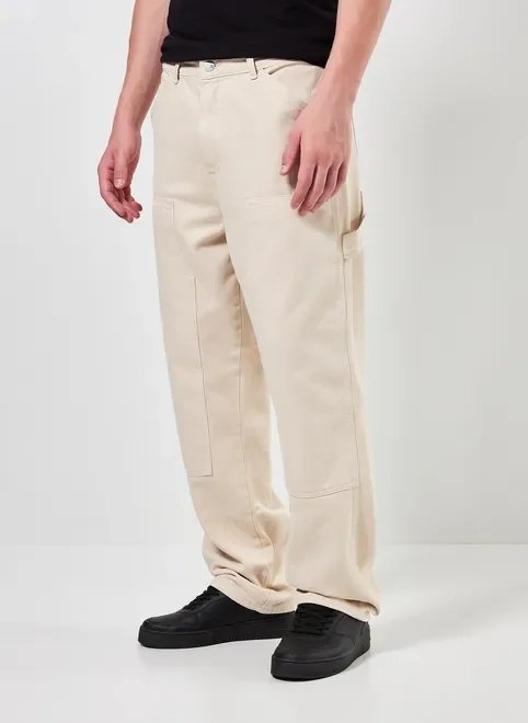 calça reta em sarja com recortes calça reta em sarja com recortes