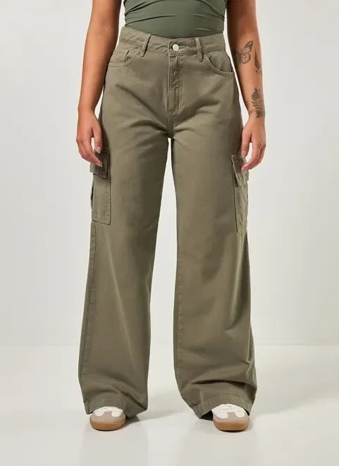 calça cargo em sarja verde militar calça cargo em sarja verde militar