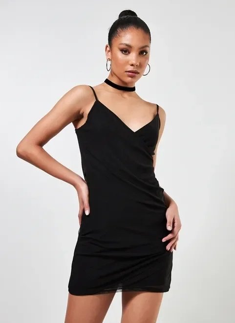 vestido justo transpassado em tule vestido justo transpassado em tule