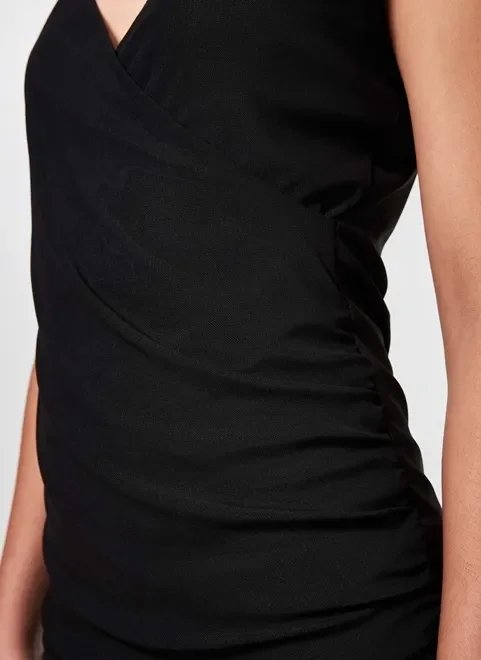 vestido justo transpassado em tule vestido justo transpassado em tule