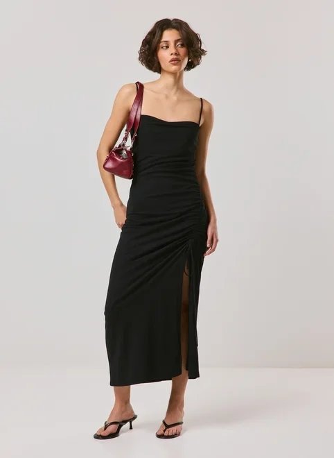 vestido midi com fenda e franzido vestido midi com fenda e franzido