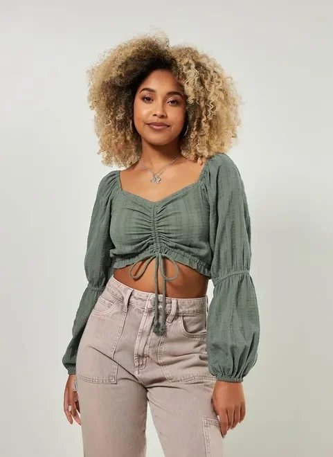 cropped manga longa verde militar cropped manga longa verde militar