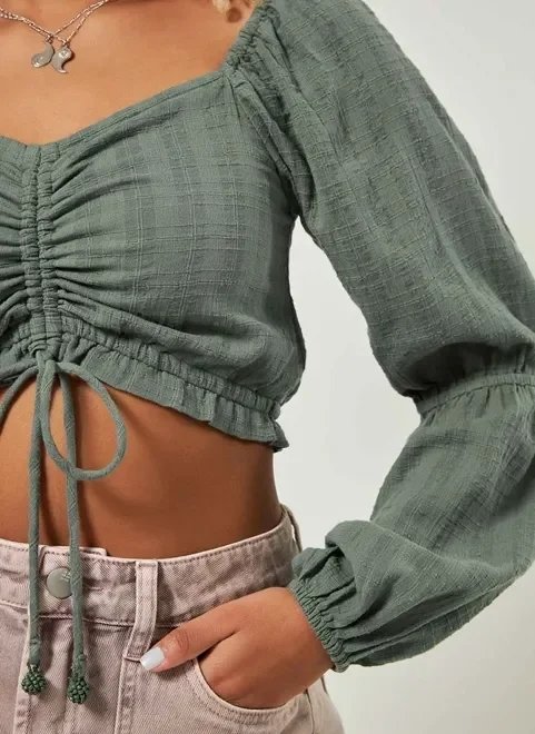 cropped manga longa verde militar cropped manga longa verde militar