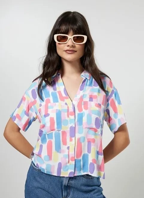 camisa manga curta pinceladas coloridas camisa manga curta pinceladas coloridas